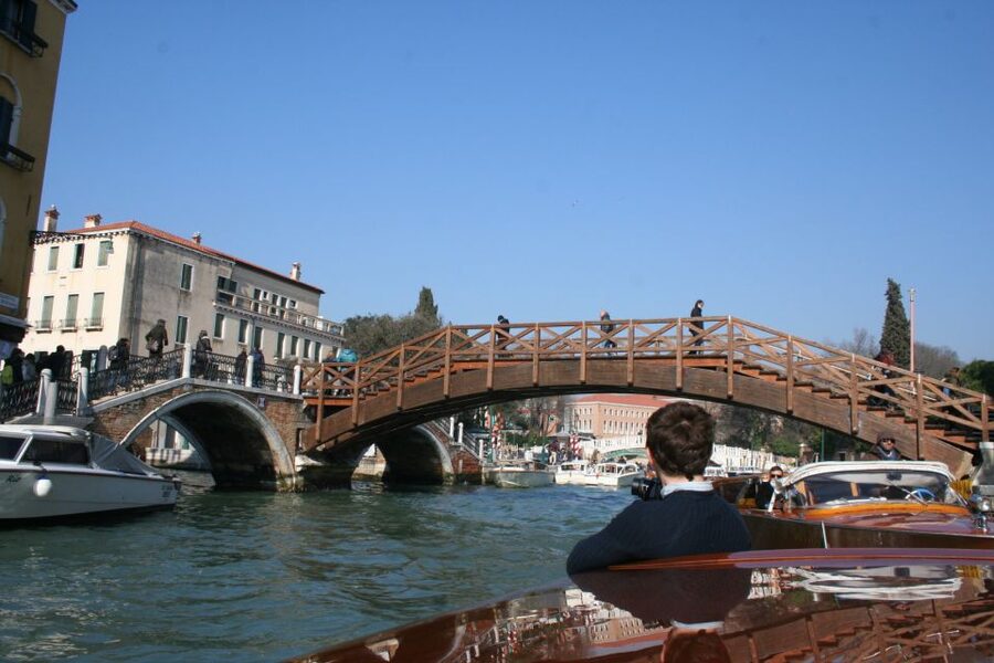 1-Hour Motor Boat Ride on Grand Canal - Why Venice is best understood from the water