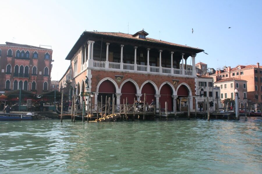 1-Hour Motor Boat Ride on Grand Canal - Who should book this ride?