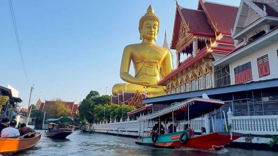 1 Hr Private Bangkok Canal Boat Tour: Traditional Flat Boat - Why Thonburi makes a better boat route