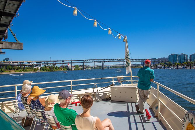 2-hour Lunch Cruise on Willamette River - A slow Portland introduction from the Willamette