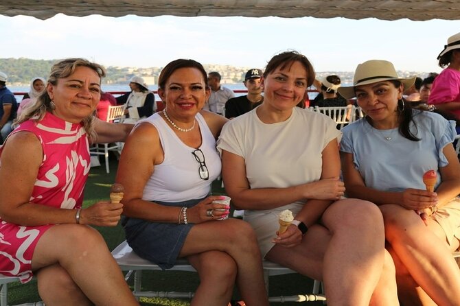 2 Hours Bosphorus Cruise Boat Tour in Istanbul - Rumeli Fortress and the European shore