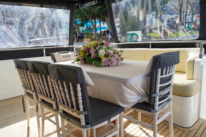 2 Hours Luxury Private Yacht Cruise on the Bosphorus - The Fatih Sultan Mehmet Bridge and Anadolu Hisarı