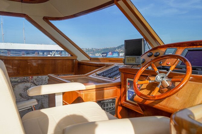 2 Hours Luxury Private Yacht Cruise on the Bosphorus - Küçüksu Palace and Beylerbeyi Palace