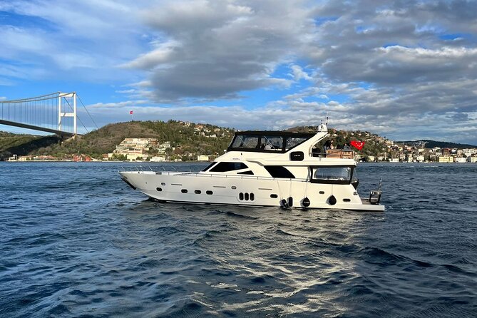 2 Hours Luxury Private Yacht Cruise on the Bosphorus - The Maiden’s Tower and the return toward the Golden Horn