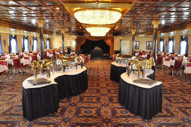 2 HR Savannah Riverboat Dinner Cruise with Onboard Entertainment - A Savannah evening begins at River Street