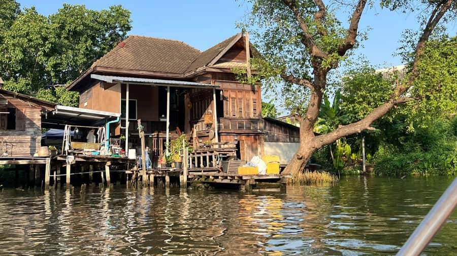 2 Hrs Private Bangkok Canal Boat Tour: Traditional Flat Boat - Private pacing, guide choices, and the people who make it work