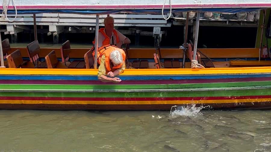 2 Hrs Private Bangkok Canal Boat Tour: Traditional Flat Boat - What $125 means for a group of six
