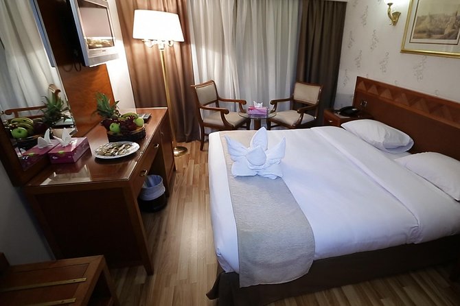 4-Night, 5-Star Nile Cruise from Luxor to Aswan - Day 1: Karnak and Luxor Temple set the tone