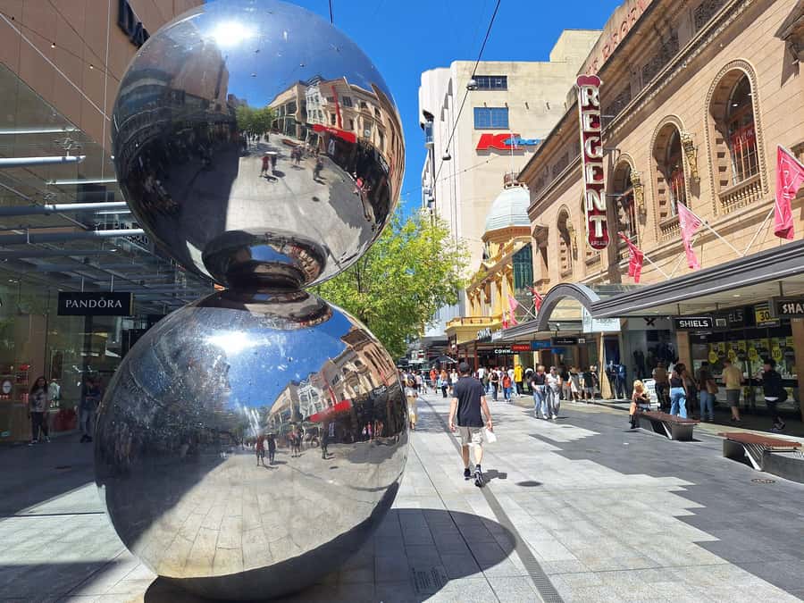 Adelaide: Walking Tour and Popeye River Cruise - From city streets to the River Torrens