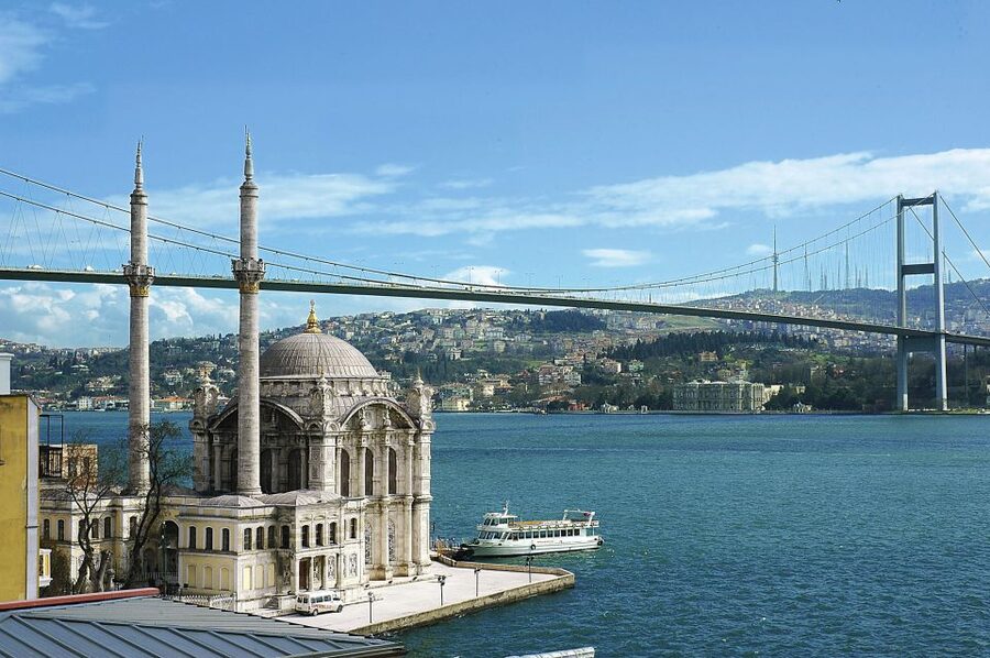 Afternoon Cruise on the Bosphorus and Golden Horn - Large boat, simple comfort, and the sound problem