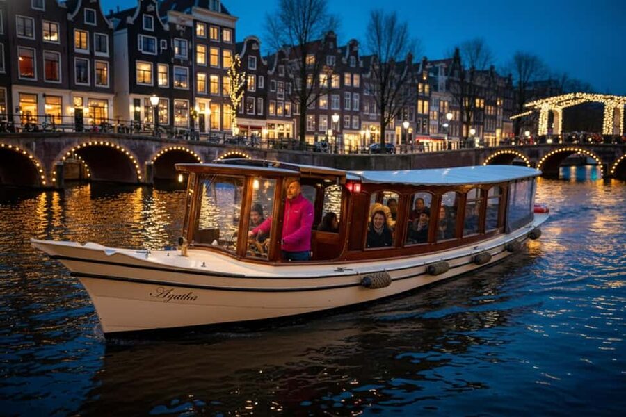 Amsterdam:1.5-Hour Canal Cruise local Guide, Drinks & Snacks - The Magere Brug and the Amstel