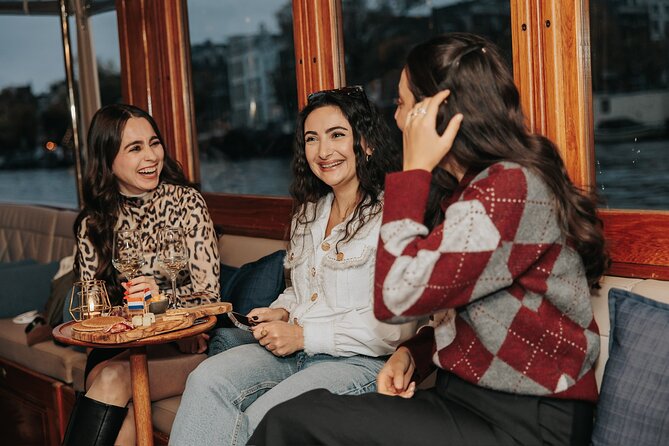 Amsterdam: 2-Hour Canal Cruise incl. Drinks & Dutch Snacks - Daylight, sunset, and evening lights