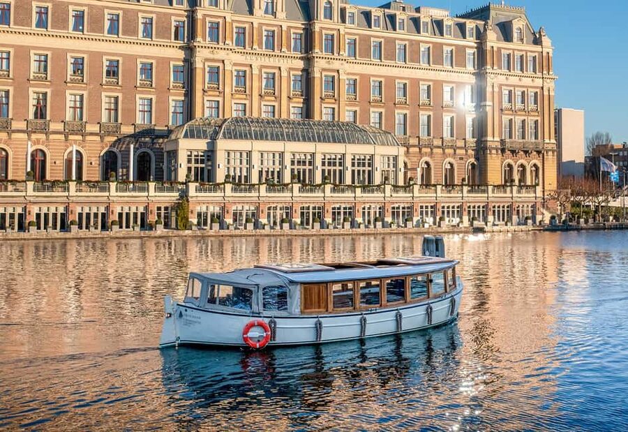 Amsterdam: 2-Hour Luxury Canal Cruise with Snacks & Drinks - Key points to know before you book