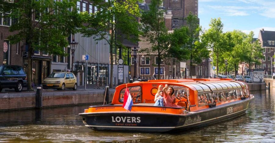Amsterdam: Amsterdam Dungeon and Canal Cruise Entry Ticket - Choose your order carefully