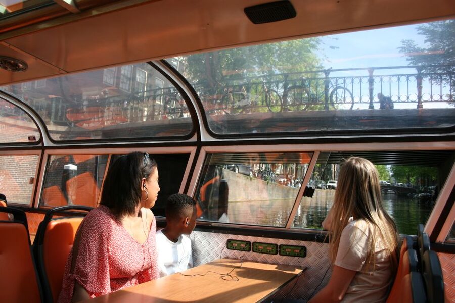 Amsterdam: Amsterdam Dungeon and Canal Cruise Entry Ticket - Practical details that affect your day