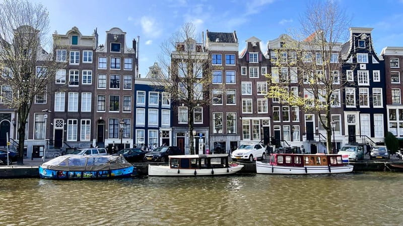 Amsterdam Canal Boat Tour with Live Guide - Who will get the most from this cruise?
