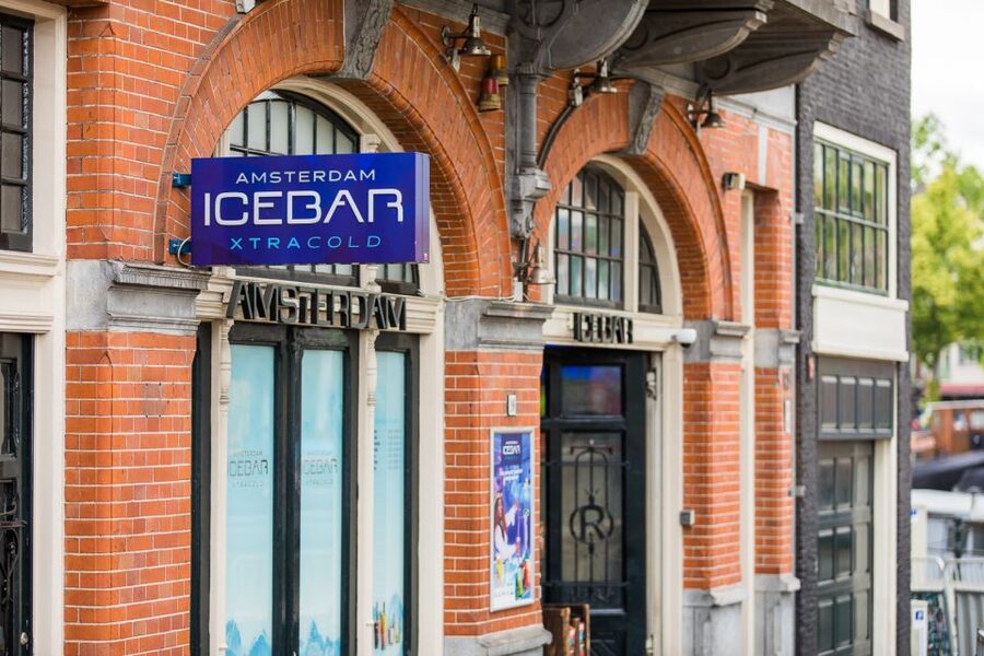 Amsterdam: Canal Cruise and Entrance to Xtracold Icebar - What you see from the glass-topped boat