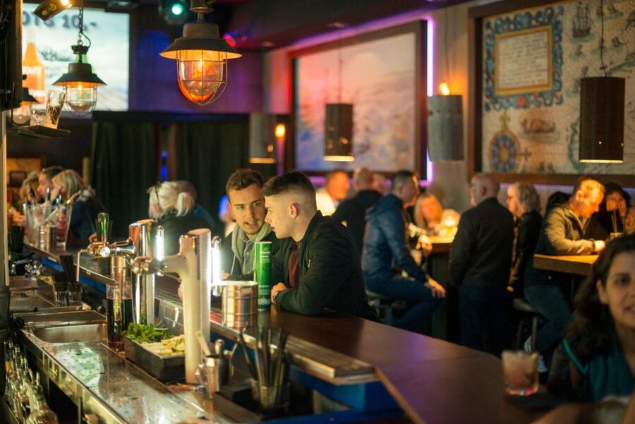 Amsterdam: Canal Cruise and Entrance to Xtracold Icebar - How to plan the two activities without wasting time