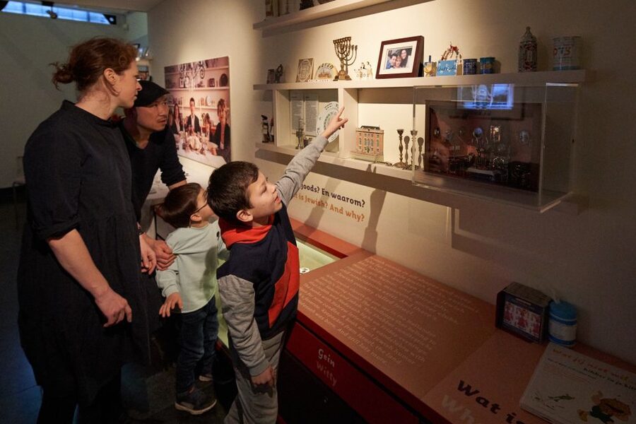 Amsterdam: Canal Cruise and Jewish Cultural Quarter Tickets - Why this combination works in Amsterdam