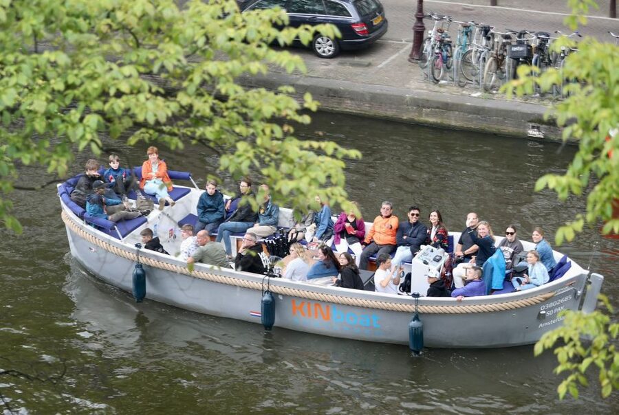 Amsterdam: Canal Cruise in Open Boat with Drink Option - Is $19 good value?