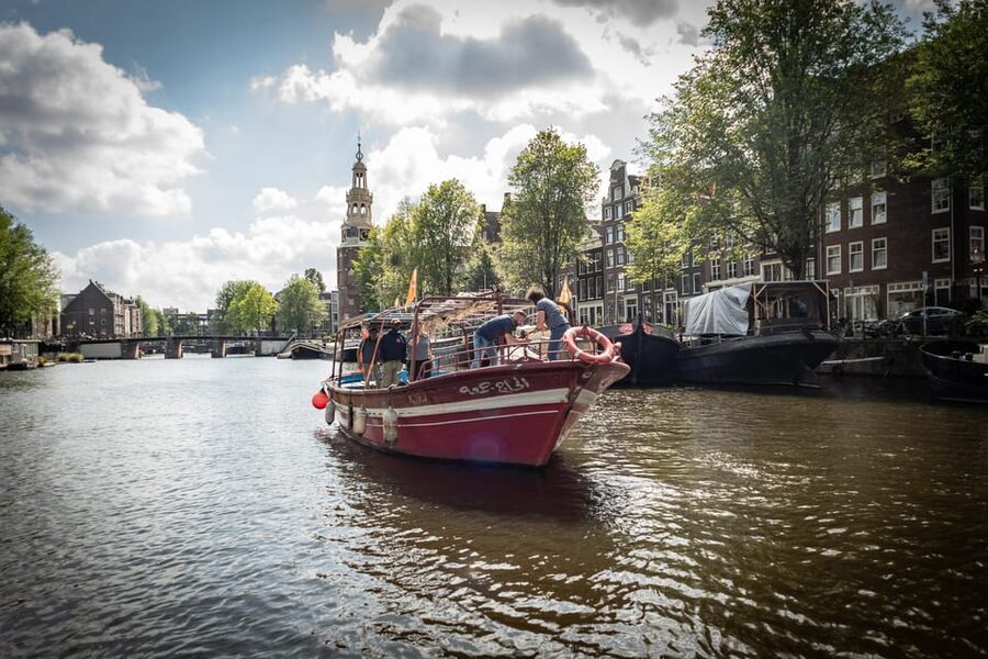 Amsterdam: Canal Cruise on a Wooden Refugee Boat - Who should book this wooden boat cruise?