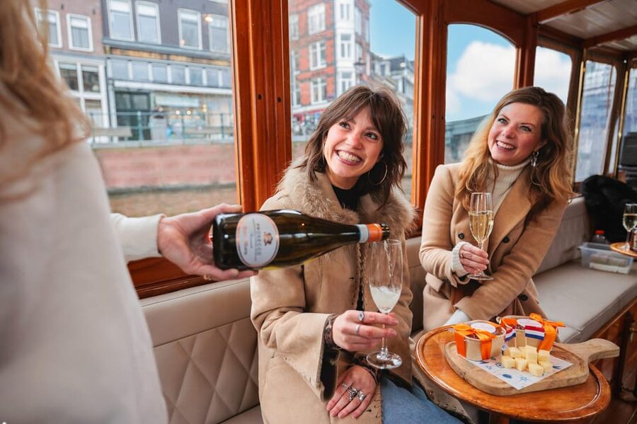 Amsterdam: Canal Cruise with Bubbles & Bites - The Jordaan and the first canal views