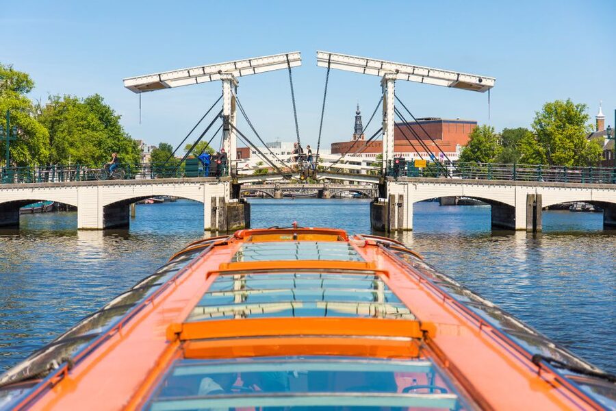 Amsterdam: City Centre Canal Cruise including Audioguide - Why a canal cruise is a smart first look at Amsterdam
