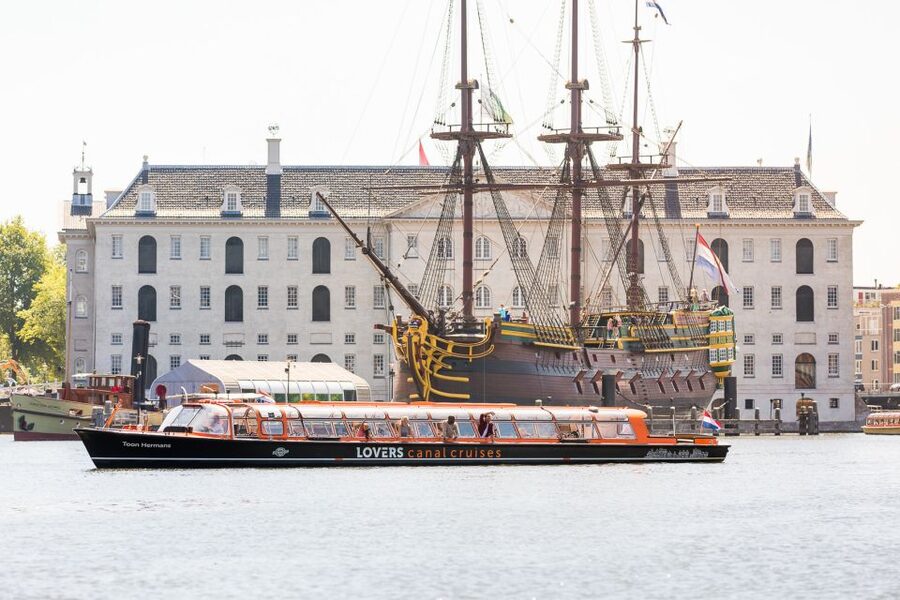 Amsterdam: City Centre Canal Cruise including Audioguide - Should you book the Amsterdam canal cruise?
