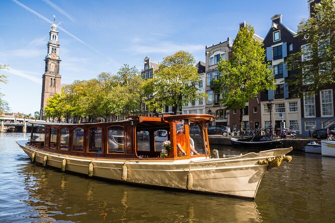 Amsterdam Classic Saloon Boat Canal Cruise with Live Guide - Why an hour on Amsterdam’s canals works so well