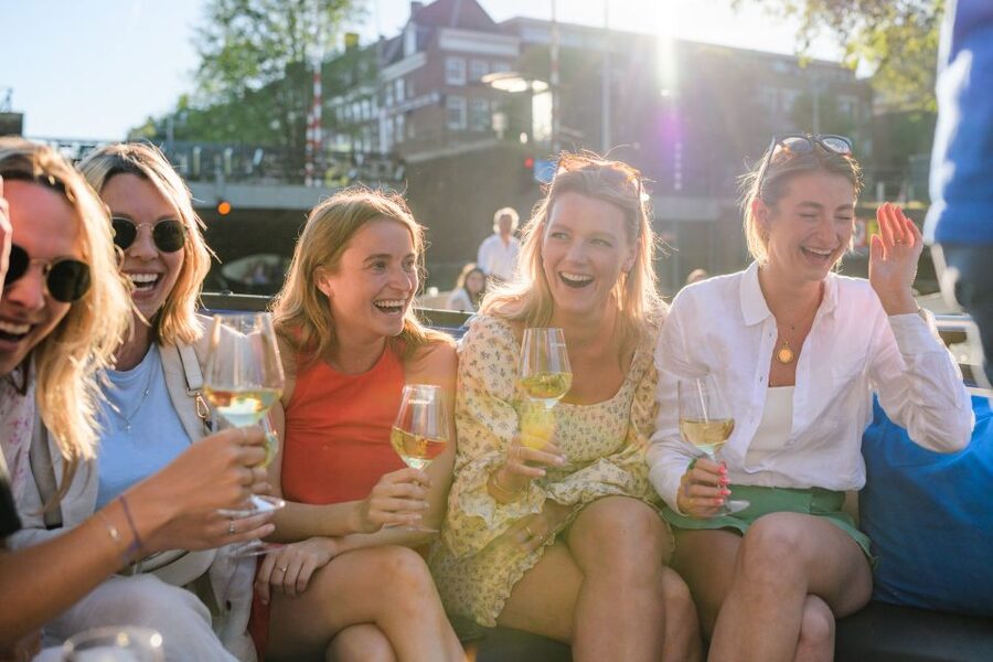 Amsterdam: Covered Canal Booze Cruise with Unlimited Drinks - The route through Oudeschans and the old center