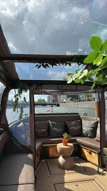 Amsterdam: Covered Heated Canal Cruise with Bitterballen - What you can see from the water