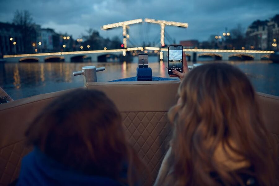Amsterdam: Cozy Evening Canal Cruise With Open Bar Option - Prinsengracht and the Jordaan