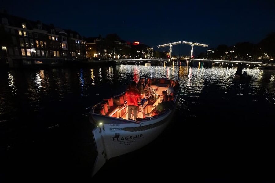 Amsterdam: Evening Canal Cruise with (Open) Bar on Board - Key things to know before you board