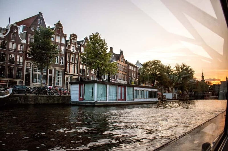Amsterdam: Evening Pizza Cruise Along the Canals - The route through Amsterdam’s Canal Belt