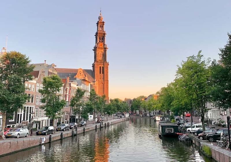 Amsterdam: German Canal Cruise with Unlimited Drinks Option - NEMO and the Maritime Museum: a strong opening