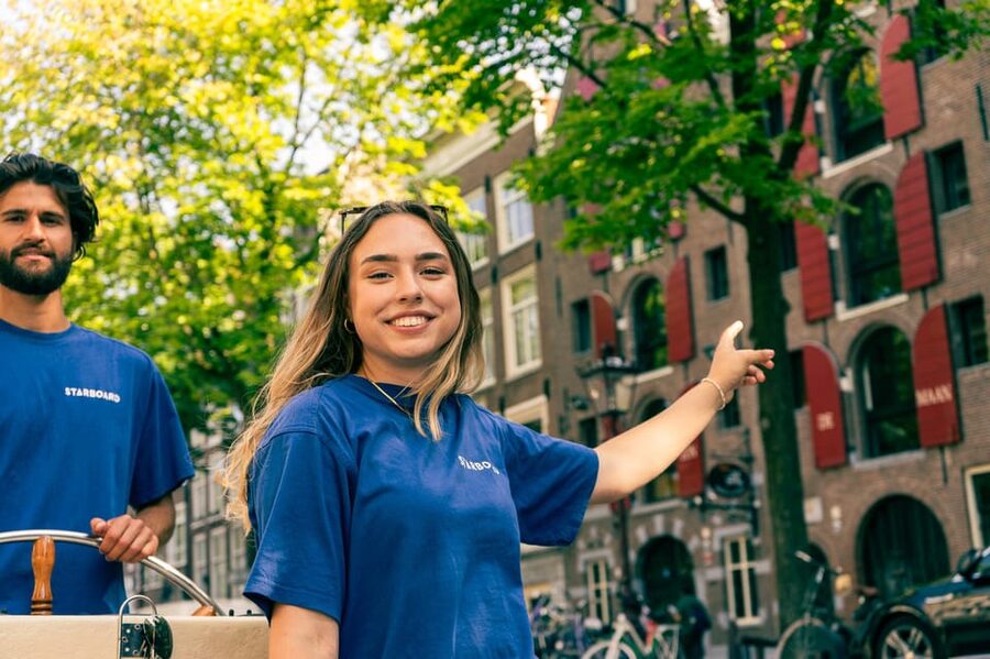 Amsterdam: German Guided Canal Cruise with on Board Bar - Key points to know before boarding