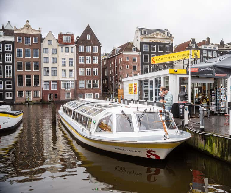 Amsterdam: Heated Canal Cruise Including Audioguide - Audio guide or captain-led commentary?