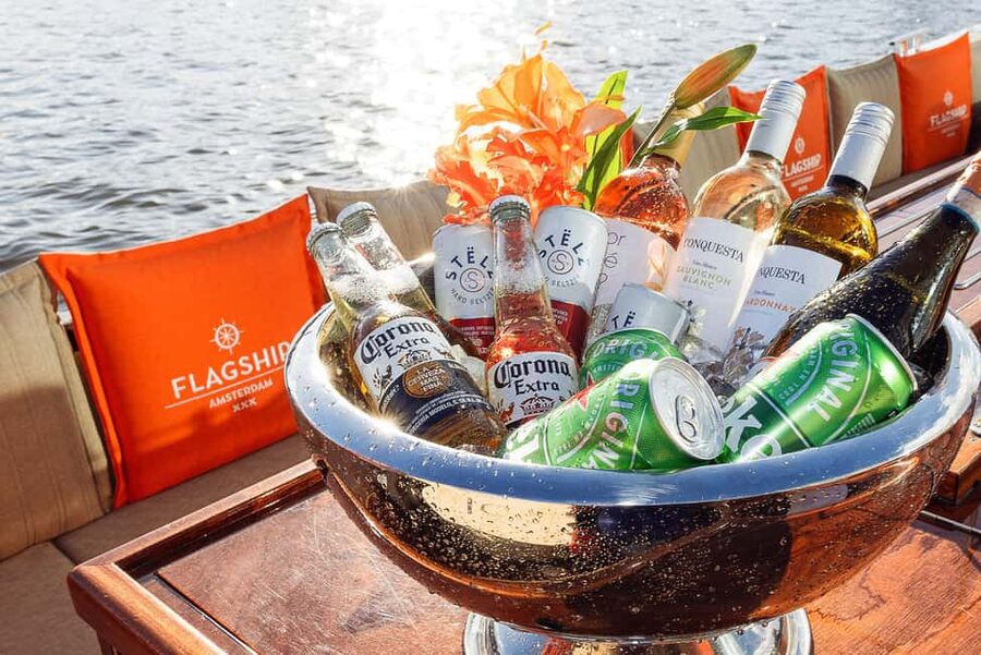Amsterdam: Heated Canal Cruise with Unlimited Drinks & Bite - Key points at a glance