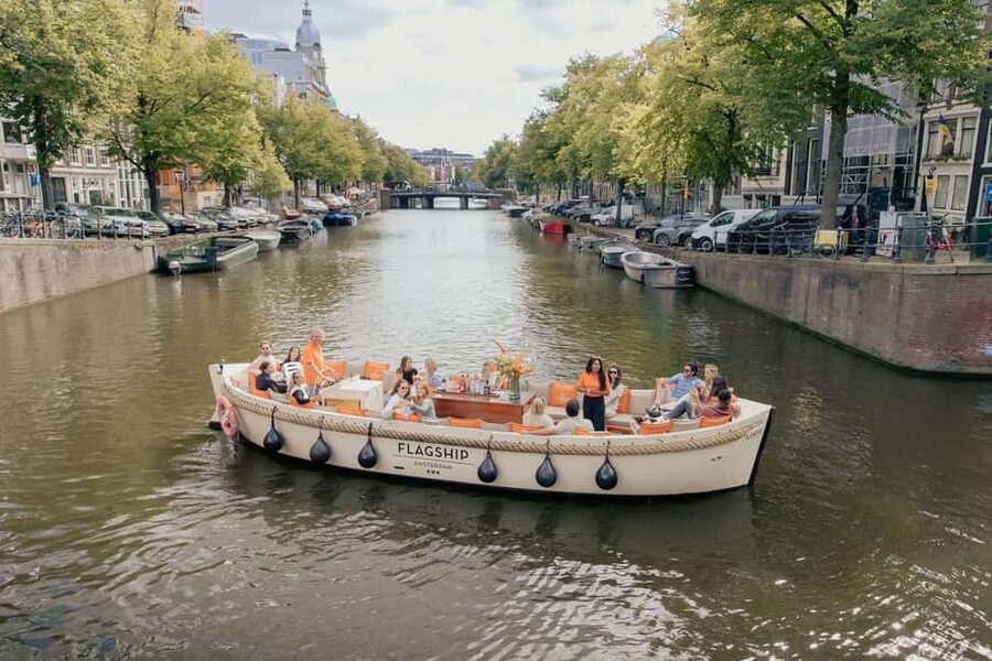 Amsterdam: Heated Canal Cruise with Unlimited Drinks & Bite - Should you book the heated canal cruise?