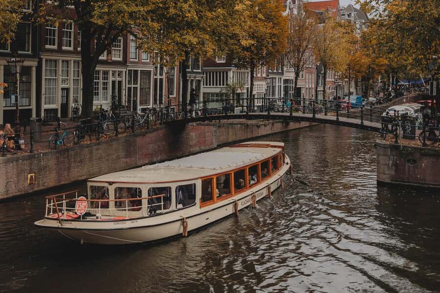 Amsterdam: Heated Canal Cruise with Unlimited Drinks & Bite - Who will enjoy this cruise most
