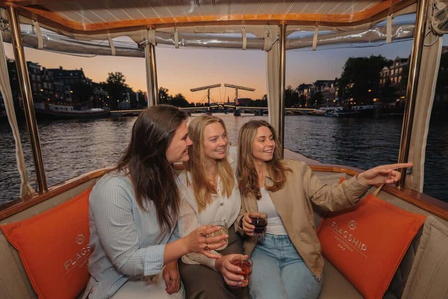 Amsterdam: Heated Canal Cruise with Unlimited Drinks & Bite - What you see during the 1 to 1.5-hour route