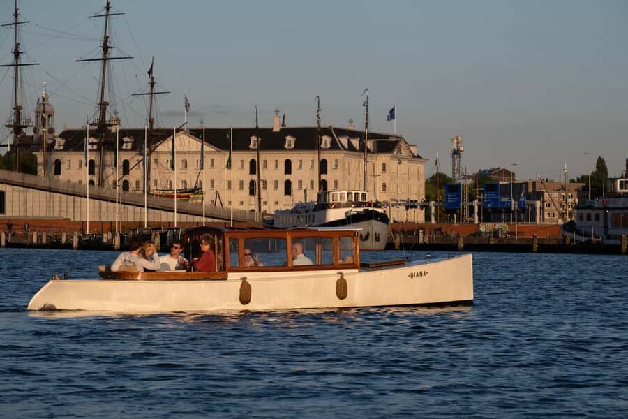 Amsterdam: Hidden Gems Canal Cruise - Why this boat feels different from a standard canal cruise