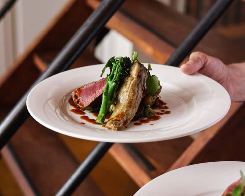 Amsterdam: High-End 3-Course Dinner Canal Cruise - Small bites before the first course