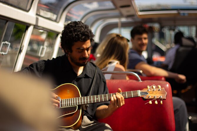 Amsterdam Jazz Canal Cruise with live music - How to make the most of the hour