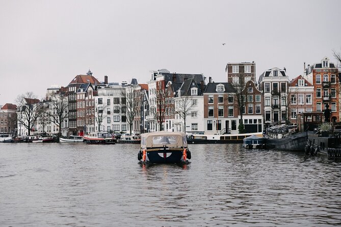 Amsterdam Newest Canal Cruise with local guide and small group - The guide can make or break the hour