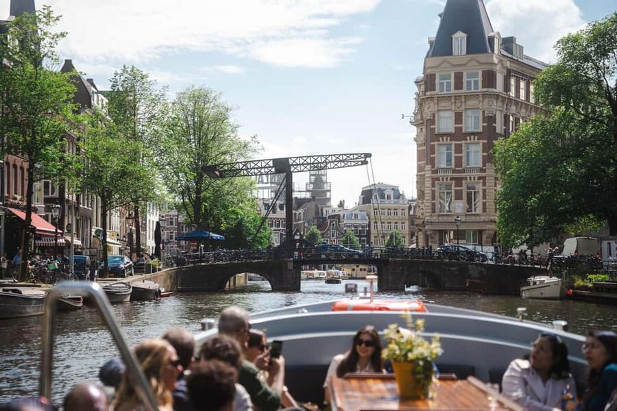 Amsterdam: Open Boat Canal Cruise (with Free Spritz Option) - FAQ