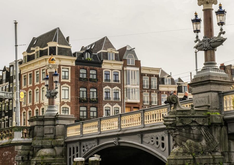 Amsterdam: Private Canal Cruise in German + Unlimited Drinks - Prinsengracht and the smaller waterways