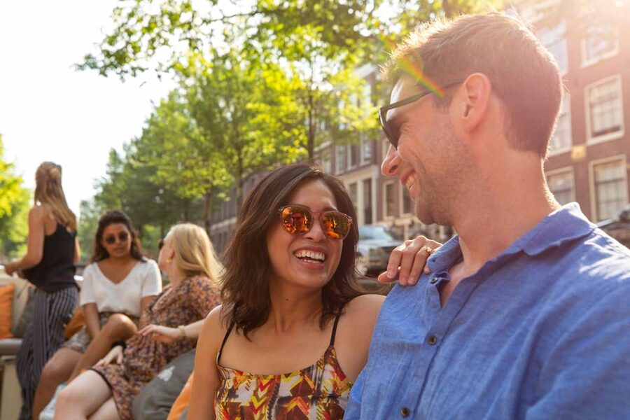 Amsterdam: Private Canal Cruise in German + Unlimited Drinks - Meeting the boat beside the Sea Palace