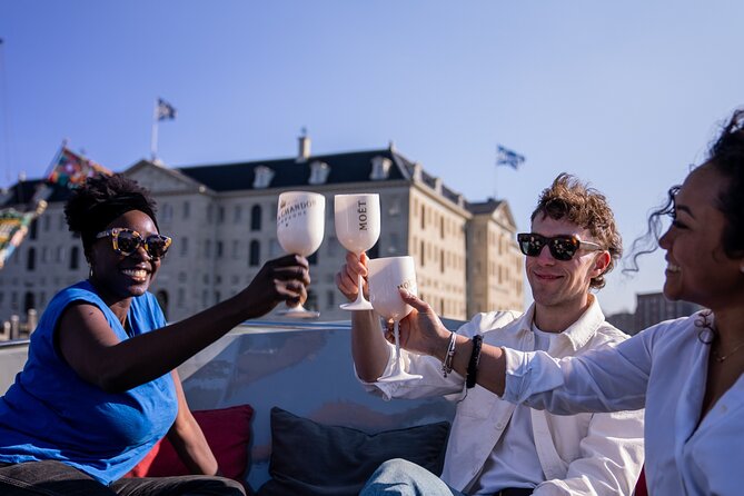Amsterdam: Private Canal Cruise with Drinks and Snacks - What the private Amsterdam cruise is really like