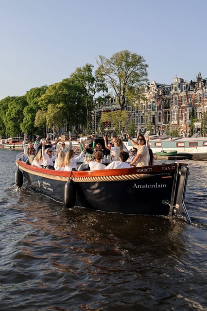 Amsterdam: Private City Canal Cruise With Unlimited Drinks - A quiet start beside Amsterdam Central Station